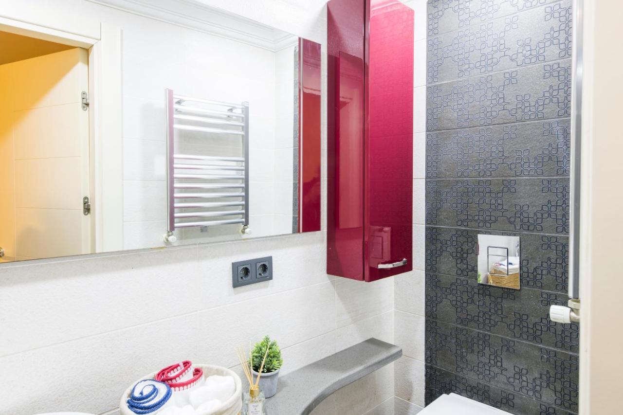 Elegant 2 Bedroom Duplex House With Garden In Cihangir Apartment Istanbul