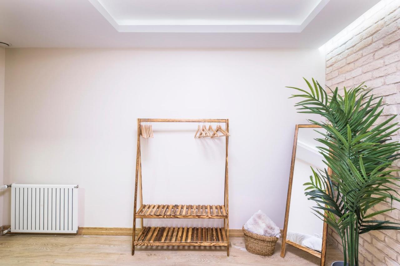 Elegant 2 Bedroom Duplex House With Garden In Cihangir